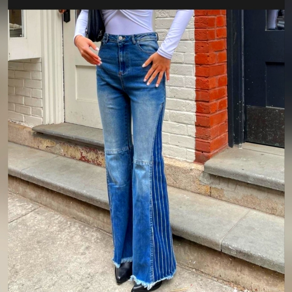 Boutique rhinestone flared blue B jeans collection  NWT size small (0/2)